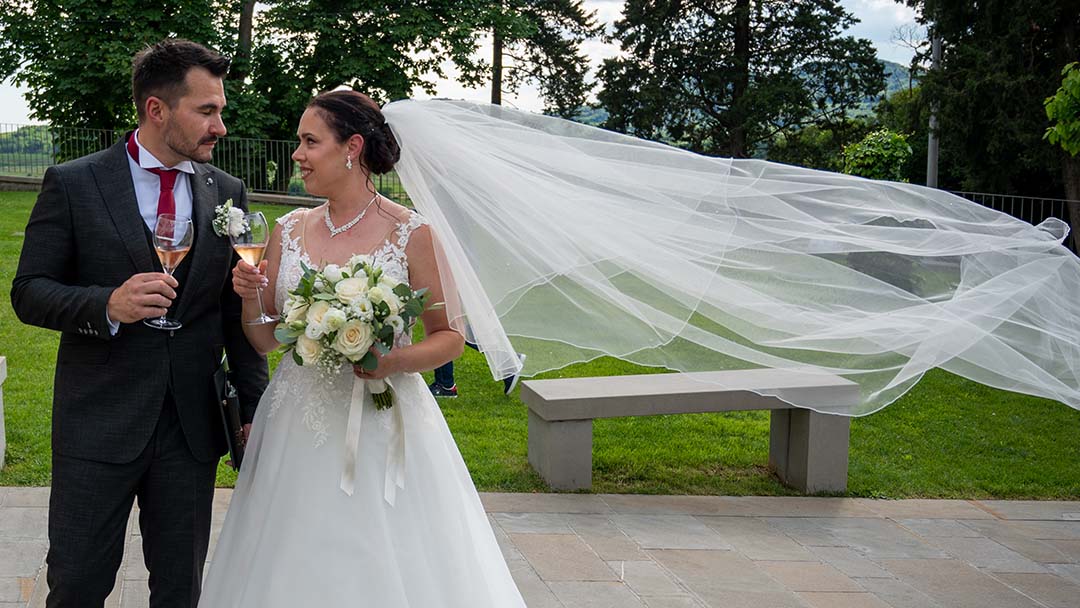 Penina na poročnem slavju